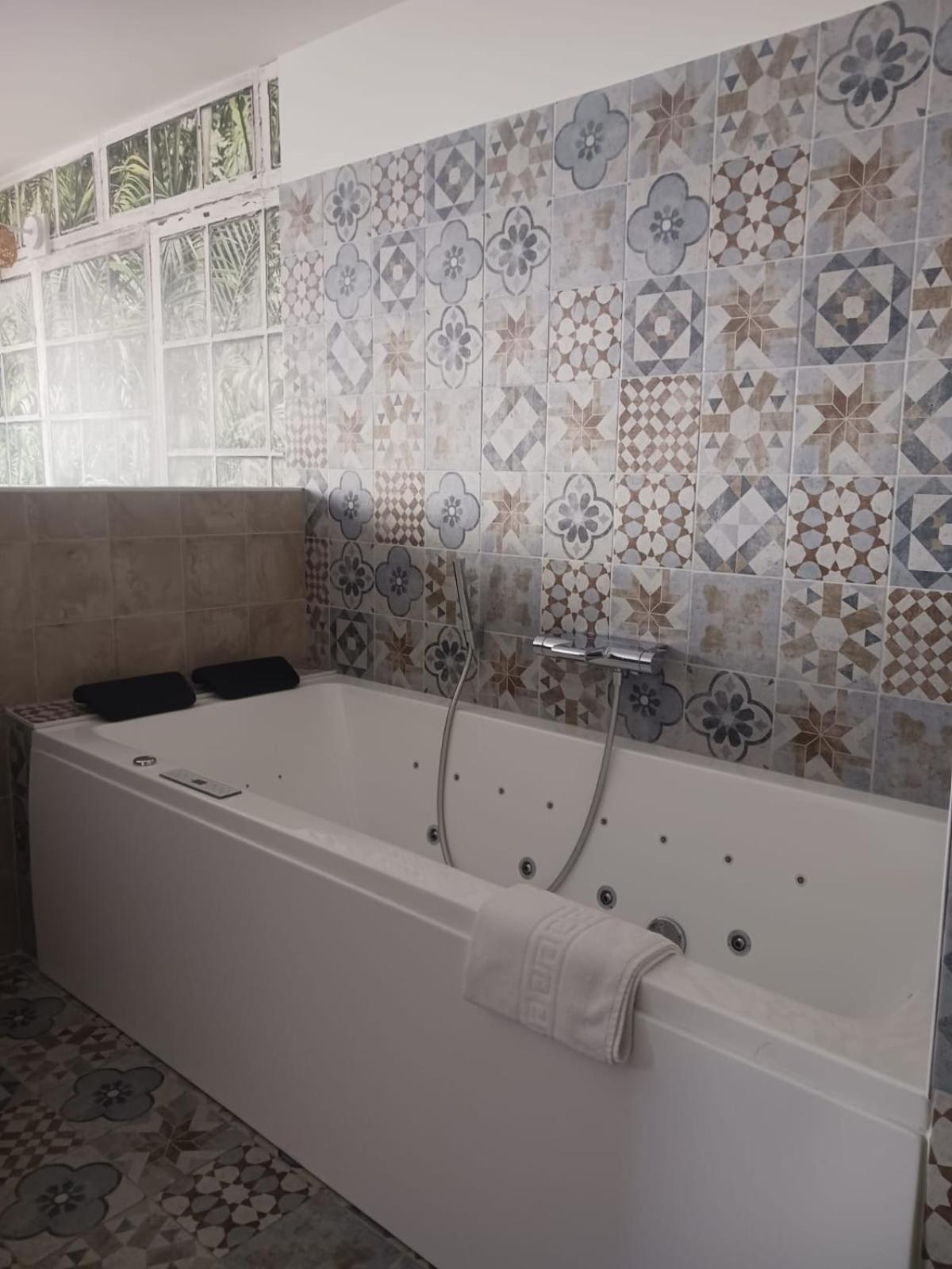 Cotinga Hotel Вилар-ле-Домб Екстериор снимка